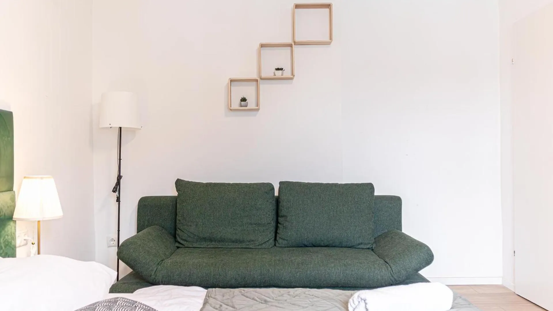 Convenient 2Br Apt. Near U6 Station Am Schoepfwerk Βιέννη 0*,  Αυστρία