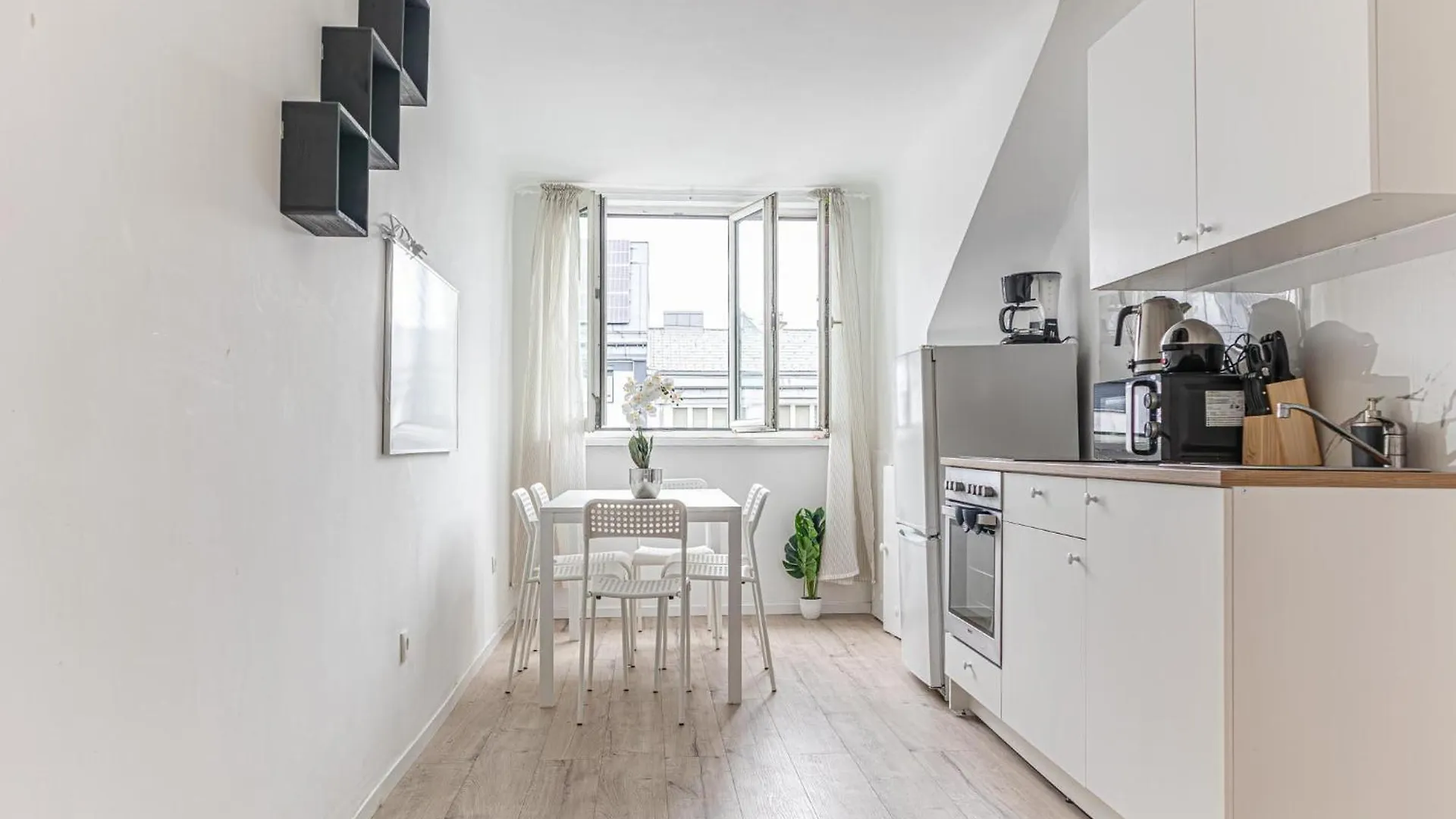Convenient 2Br Apt. Near U6 Station Am Schoepfwerk Βιέννη